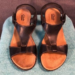 Clarks sandals black size 8 1/2